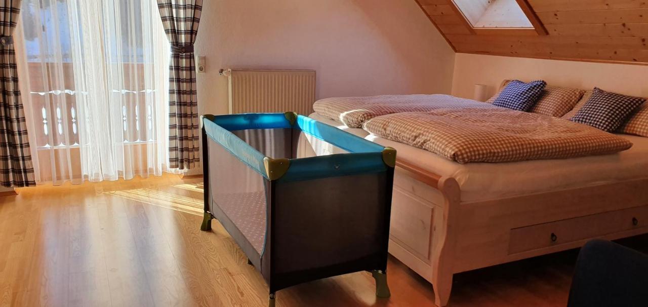 Ferienhaus Michael Бад Клайнкирххайм Екстериор снимка